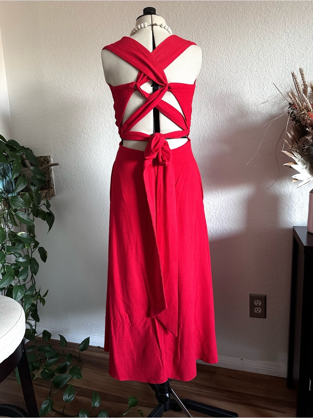 Gorgeous Linen-blend Red Crisscross Tie-back Maxi Dress